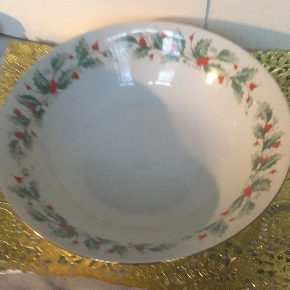 Vintage 1980s China Pearl Fine China, Noel Pattern, Large Serving Bowl - Picture 2 of 4